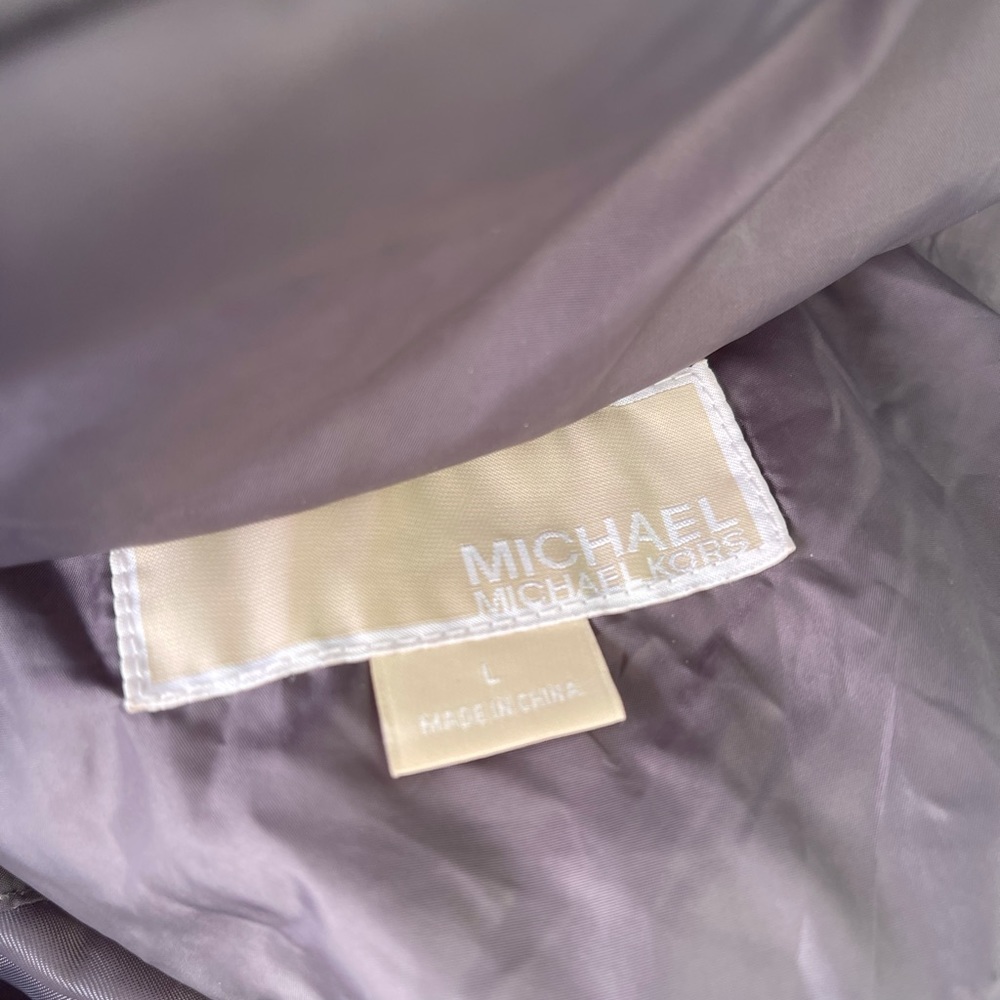 Like New, Worn Once. - image 3